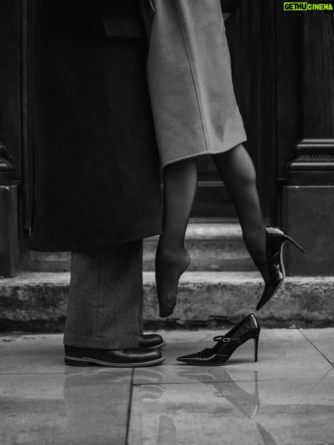 Courtney Halverson - 19.3K Likes - “How could anyone hate the rain?” 🌧️ Sharing an umbrella, a playlist, a kiss, and a lifetime together. What could be better? 

From our recent visit to London, as captured by @incaseofbrit. 
.
.
.
 #movielike #cinematicmoments #howcouldanyonehatetherain #romanticstyle