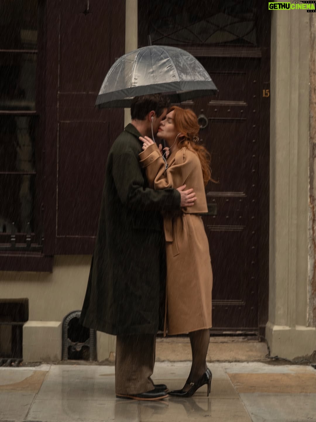 Courtney Halverson - 19.3K Likes - “How could anyone hate the rain?” 🌧️ Sharing an umbrella, a playlist, a kiss, and a lifetime together. What could be better? 

From our recent visit to London, as captured by @incaseofbrit. 
.
.
.
 #movielike #cinematicmoments #howcouldanyonehatetherain #romanticstyle
