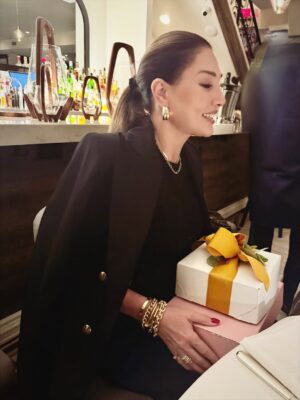 Daisy Fuentes Instagram - The next version of me is sharper, wiser, and absolutely unbothered 💥 So grateful for all the birthday love yesterday 🎂 ❤️✨ #birthdayedit #ageispower #luckygirl