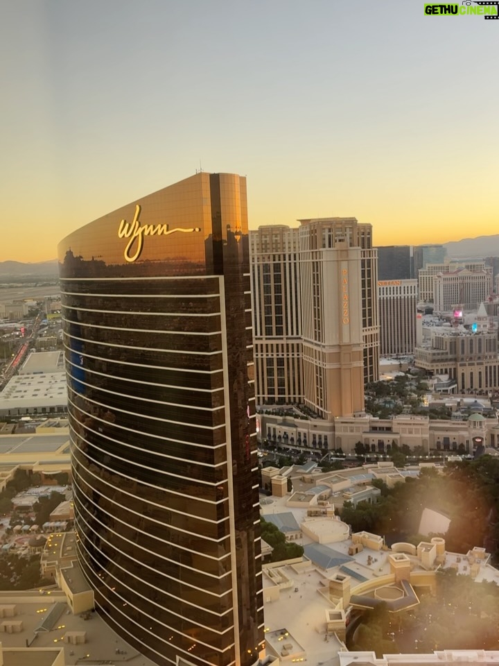 Daisy Fuentes - 7.4K Likes - 24 hrs in Vegas. Quick trip. Big music. Icon energy 💥 #barrymanilow #vegasbaby #encorelasvegas