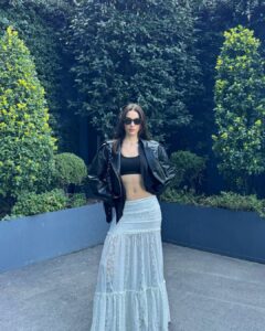 Actress Damla Colbay HD Photos and Wallpapers April 2025