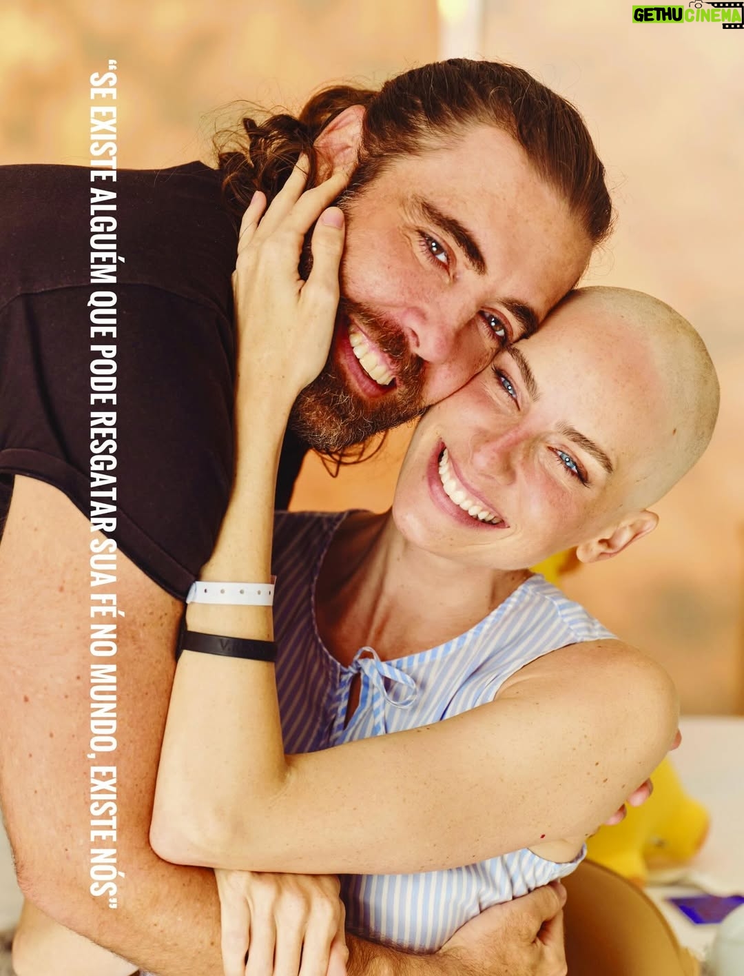 Dani Gondim - 10.7K Likes - Bom dia luz do dia ! Meu marido, parceirão de vida, todo dia é dia de celebrar sua existência. 
Um furacão de ideias e sonhos, você exala energia. 
Você faz meu mundo ter mais irreverência, ousadias e liberdades. 
“Meu marido faz o que quer” e é exatamente isso que torna cada atitude dele tão significativa.. sempre é verdade. 
É lindo te ver consolidar seus projetos e apresentá-los ao mundo(que sorte do mundo)..
Sua honestidade e comprometimento com os seus é inspiradora, meu bem. 
Eu te amo, te admiro e desejo do fundo do coração que a vida acolha toda sua potência. 
Feliz seu dia todo dia 🩵