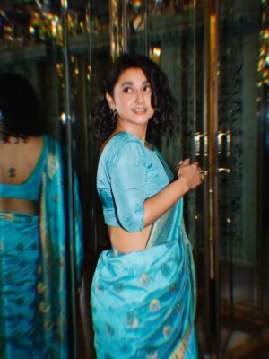 Dania Enwer Instagram - It's just a Sari, not a conspiracy! 
Wearing what makes ME feel beautiful not what makes YOU comfortable

. 
. 
. 
#sari #mondaymood #november #november🍁 #