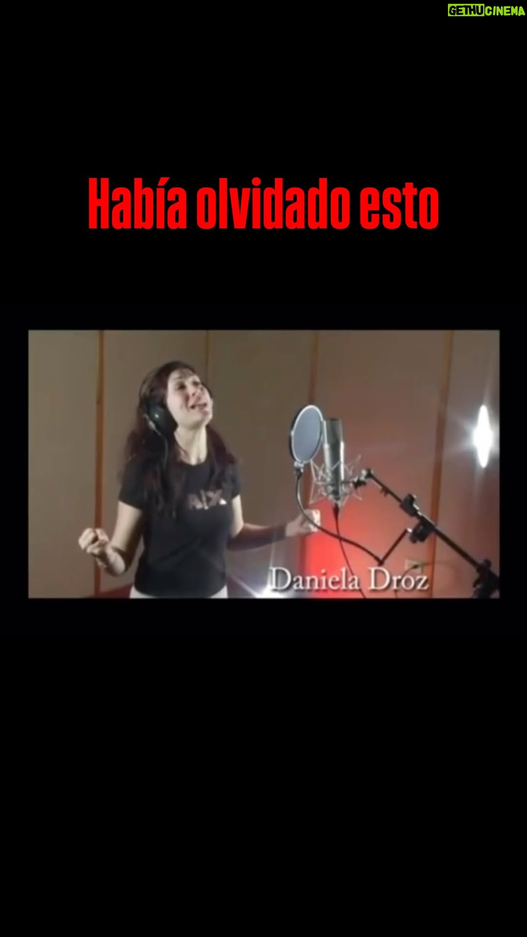 Daniela Droz - 2.4K Likes - Había olvidado por completo esta iniciativa tan especial.
“Dios alumbra a Puerto Rico” hace como 20años atrás.

Fui invitada a formar parte de esta hermosa canción, y al reencontrarme con este recuerdo no puedo evitar reconocer algo:
Dios siempre ha estado pendiente de mí, cuidándome y usándome de alguna manera, aun en momentos en los que yo no era consciente de ello.

Hoy lo miro con gratitud y asombro, seguimos orando pq la luz de nuestro Padre Celestial alumbre a PR 🇵🇷 y al mundo 🌍. 

#diosalumbraapuertorico #canción #cantante #danieladroz #puertorico #fe #esperanza #resiliencia