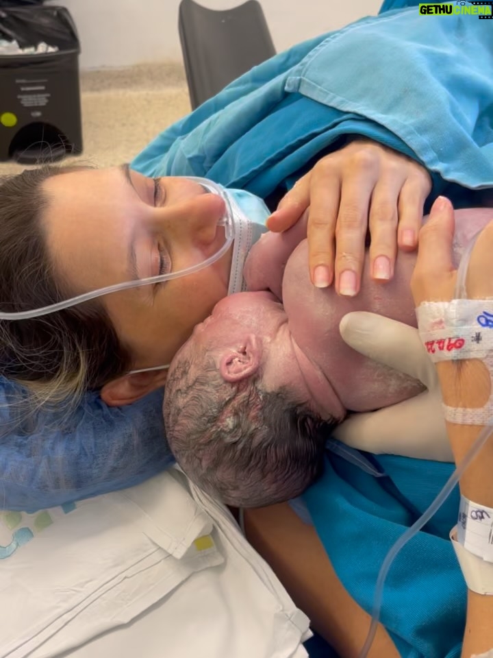 Daniella Donado - 26.1K Likes - Daniel Tu historia en mi vida es hermosa y nuevamente compruebo el amor de Dios 
1) un primero de mayo me llama mi ginecóloga a adelantarme la cita y darme la noticia que necesitaba confirmar 
2) de ahí salir al sepelio de mi papá y Dios me puso en el corazón la necesidad de compartir como El me estaba sosteniendo, como me dijo vale . Se llevó algo que el necesitaba para darte algo que tú necesitabas
3) Daniel nace un 9 de diciembre 
4) En mamá sentiste paz
5) llegamos a la casa para sentirnos completos 

Te amo mi amor. Que papa Dios siempre siempre@te bendiga y te cuide