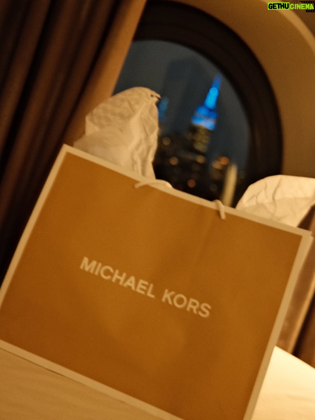 Danielle Arciniegas - 17.9K Likes - S P R I N G • S U M M E R 2026 Gracias familia @michaelkors