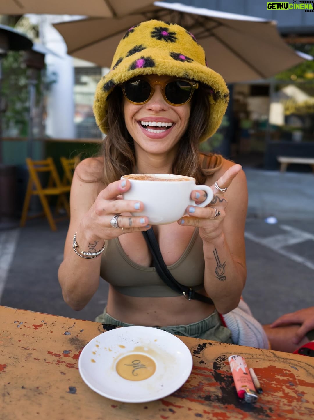 Danielle Mathers - 387 Likes - Menotti’s Naughty’s 😈😼😎✨💥
#crew #coffee #leica #community