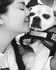 Danna García Instagram - Para los que tienen el corazón lleno de huellas 🐾🩵✨
…amor puro.
#amolosanimales❤️
#animallovers #Amorincondicional