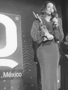 Danna García Instagram - Celebrando algo bonito ✨
Así sea un granito de arena.. si transforma positivamente la vida de alguien.. soy Feliz. Gracias por el reconocimiento a este camino como actriz. Pa ti 🫶.
#GraciasPremiosQ #MexicoT❤️
@palomeragroup
@quiketoo
@sir.styling
@theofficialpandora
@valco_valeriacoa 💃🏽
@revistaqmexico gracias ❤️#TeQuieroAsí #DannaGarcia