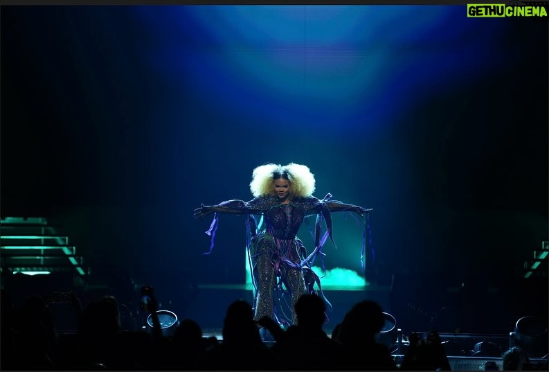 Dara Reneé - 52K Likes - Ulianaaaaa!! 💜 THANK YALL FOR THE CONTINUED SOLD OUT SHOWS!!! AHHH WE LOVEEEE YALL MORE THAN YOU KNOW!!!🥹💜💜🌊🙏🏾