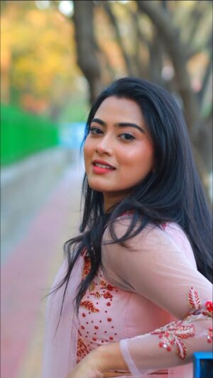 Dayyana Hameed Instagram - The stroll that warms my mood,
The breeze that caresses my strands,
The dress that flaunts my looks
That is @glow_the_designer_hub_
Thank you baljith 📸 @baljithm