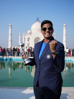Deepti Sharma Instagram - More than just a backdrop. A reminder of where it all began. Promised to get the Trophy, Grateful to God and the fans!🙌 #DS6 #tajmahal #Grateful
