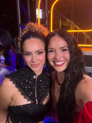 Denise Quiñones Instagram - Objetivo Fama!! ❤️ Que experiencia tan maravillosa ha sido formar parte de esta gran familia de @objetivofamaoficial !! Fue una alegria inmensa servir como Directora de la Casa Estudio y estar ahi para 20 jovenes artistas que se robaron mi ❤️🥹 Los quiero a todos!! Por siempre seré su primita mayor!! ❤️ Gracias mi querida @sorayasanchezproductora por esta oportunidad! Gracias por ser creadora de plataformas y oportunidades para tantas personas y jovenes dentro del mundo del entretenimiento. Eres una Brava! ❤️
A todo el equipo de produccion, en especial a @paola.portilla y todos los de la Cabañaaaaaa 😁🔥 @rafsora @orlannavarro fue una alegria trabajar junto a ustedes! 💫 
Y mi querido @dioniciomatos  Muchas felicidades por este gran triunfo y sueño cumplido! Te entregaste en cuerpo y alma y se notaba en casa gala, en cada cancion, en cada ensayo, en cada conversacion. Que sigas conquistando sueños, escenarios y corazones. Y recuerda siempre respirar y recuerda tambien la calma jeje 🙏🏼❤️💫 
Llevaré esta experiencia siempre en mi corazon! Gracias Objetivo Fama 💫
