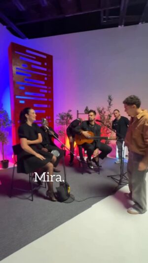Denise Quiñones Instagram - Aqui en los “ Live Sessions” con @denisequinones9 …
#puertorico🇵🇷 @monkeydostudios en el live Sech.
@jroquendo_group en percusión. Reencuentro- in my bio
#perfeccionismo