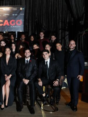 Denise Quiñones Instagram - Velma Kelly se asoma ❤️‍🔥 Junto a un equipo artistico y elenco de primera! Esto arrancó! Nos vemos en Marzo 2026 en @baccaguas  Boletos en @ticketera 

Outfit gracias a @leonardofifthavenue 
@leonardocorderosuria 
@anasofiacordero_ 

Glam @makeupbylouisangel 
📸 @will_0mar 

Una produccion de @felixjose_colon @companiatac @tallerartisticocaguas