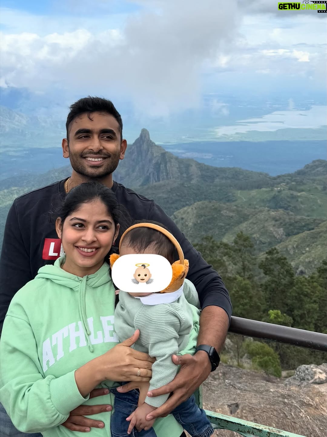 Dharshana Ashokan - 27.5K Likes - My World in one photo ❤️

P.C- @sharaj._.0396 😍
