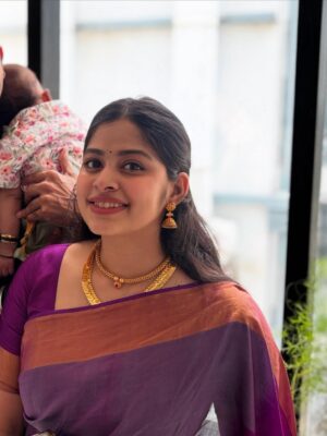 Dharshana Ashokan Instagram - ❤️

P.C- @awwcashhh