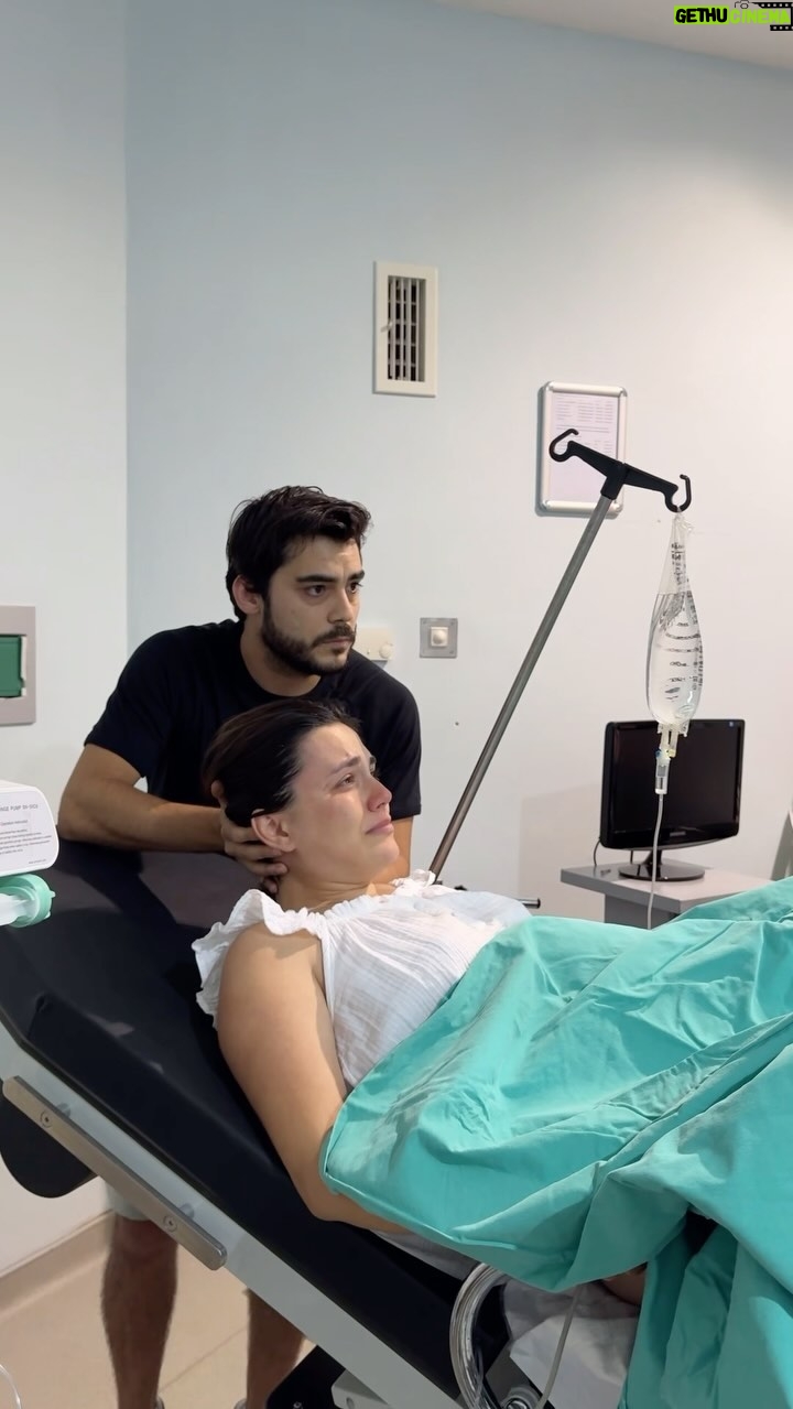 Dilan Telkök - 335.9K Likes - 5. yıl dönümümüz kutlu olsun, sevgilim. Biz seninle birlikte büyüdük. Şimdi kocaman bir aile olduk. Bazı zamanlar zor, bazı zamanlar neşe ve kahkaha dolu.

Bu süreçte sen, benim en iyi arkadaşım, sevgilim ve bu dünyadaki her şeyim oldun. Bütün mutluluğum, yüzündeki tebessümde saklı.🤍