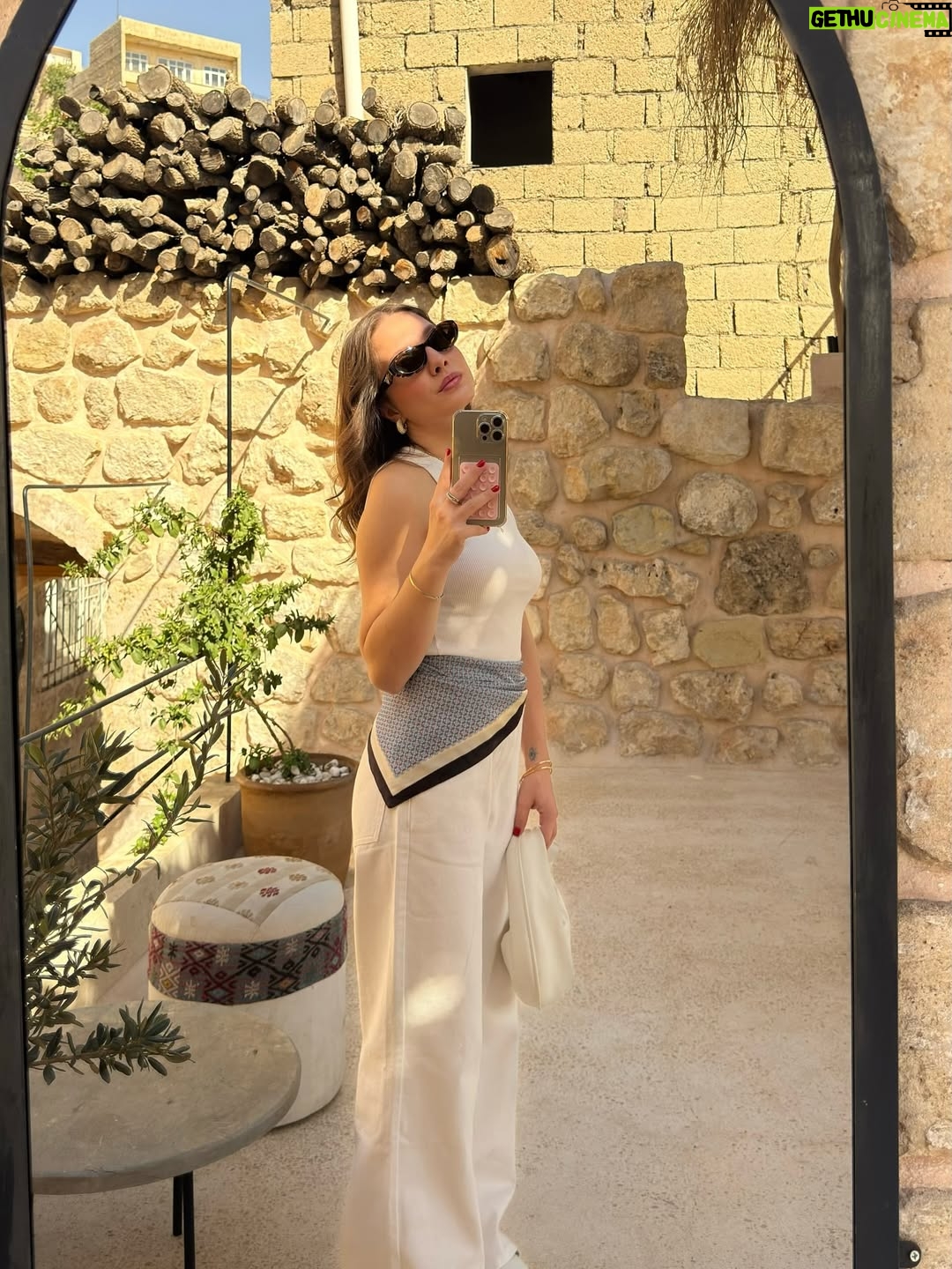 Dilara Kurtulmuş - 24.4K Likes - Mardin memories🕌🤎✨

Kaldığımız otel : @rec326_ 🫶🏼 

#reklam