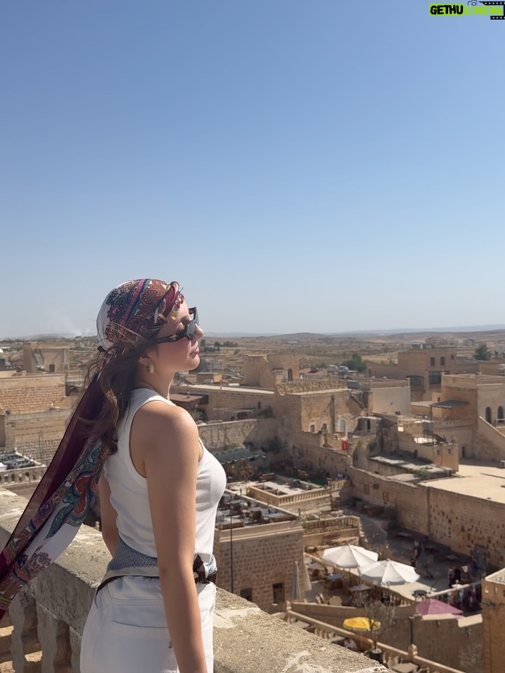 Dilara Kurtulmuş - 24.4K Likes - Mardin memories🕌🤎✨

Kaldığımız otel : @rec326_ 🫶🏼 

#reklam