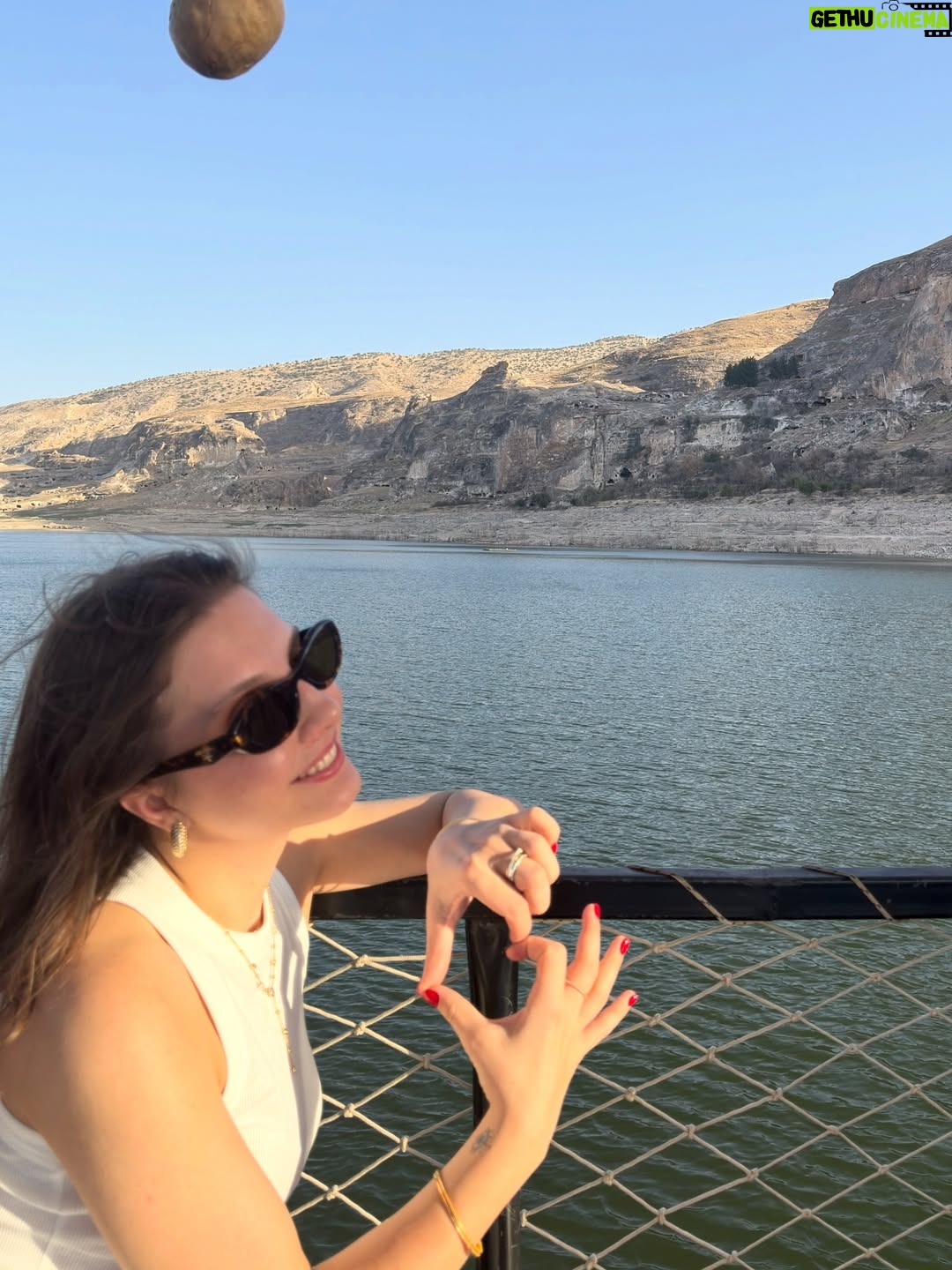 Dilara Kurtulmuş - 24.4K Likes - Mardin memories🕌🤎✨

Kaldığımız otel : @rec326_ 🫶🏼 

#reklam