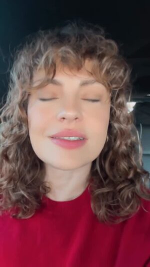 Dolores Fonzi Instagram - BELÉN para todos en @primevideolat 
Pasen la bola!!! Y cuenten que les parece. Besitos y alegría por esta película que ya es vuestra. ❤️💚❤️