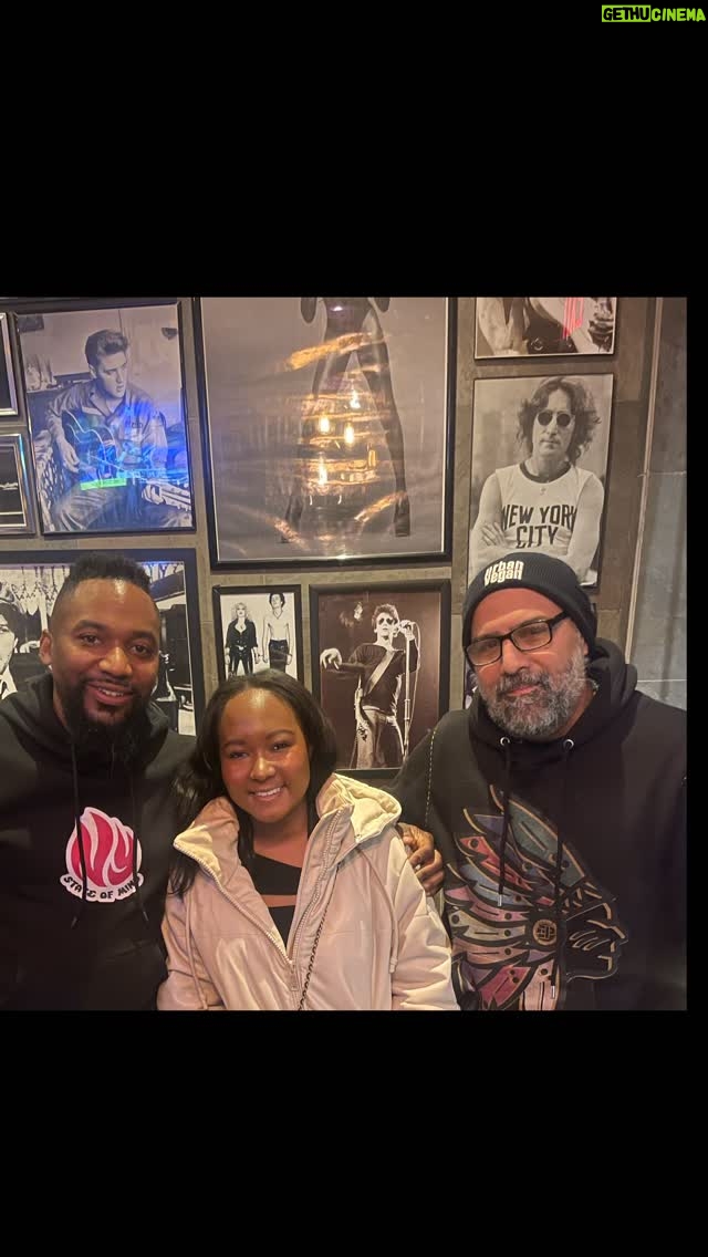 Donshea Hopkins - 124 Likes - You never know who you’ll meet when good food and good energy connect 🙌🏾
Much love to @donsheahopkins for coming through Urban Vegan Kitchen 🌱💚. #vegan #veganfoodie
