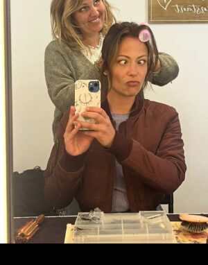 Dounia Coesens Instagram - 🎬 Pimpée pour « Tom et Lola » ! Mardi soir les 2 premiers épisodes de la saison 2 ! Avec cette joyeuse troupe 💃🏻 Je vous kiffe ! 
Tellement hâte d’avoir vos retours 🙏🏻 Merci d’avoir été si nombreux à nous suivre sur la premier saison ❤️
@tometlola_francetele c’est tous les mardi jusqu’au 30 décembre. 
 @pierreyves_bon @gregoirepaturel @yassine.hitch @elodievarletofficiel @evelyneelgarbyk @mariehelene.lentini @evalipmann @gabinvisona @leeloo_eyme @demdproductions 
@vlatipa @sebastien.pavard @cyril.hgl 

Réa @denisthybaud @sandra___perrin @octaveraspail @corinnebergas @delphine.lemoine.8