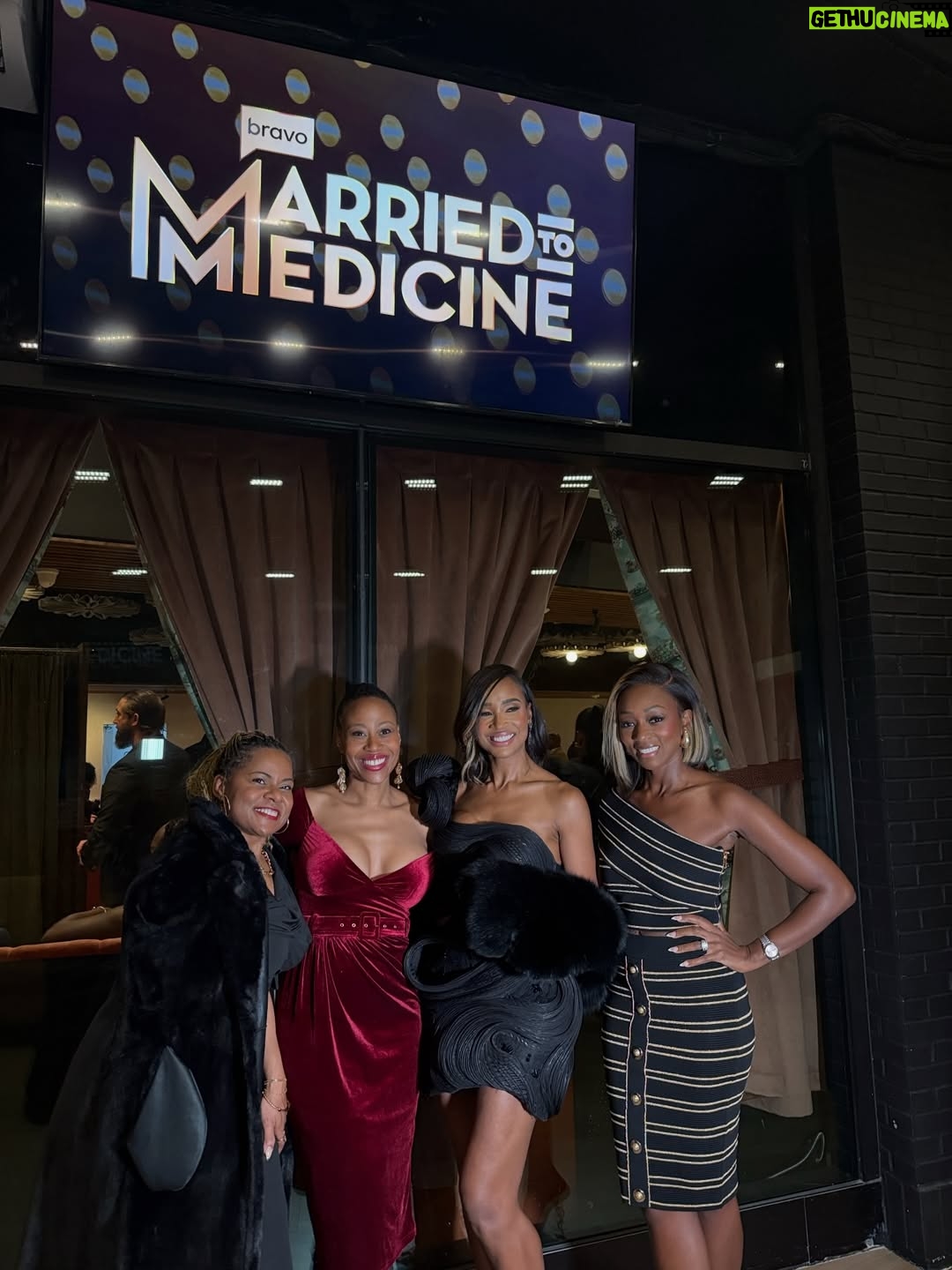 Dr. Contessa Metcalfe - 6.1K Likes - Season 12 Married to Medicine Premiere Party was a whole movie 🎥🎥📸📸 and tonight’s episode is going to go down in history as a #married2med “much watch”!
Thank you @nbc @bravotv  @fremantle most importantly to @tvbypop for believing in our stories and continuing to put black doctors on national tv 

If you don’t catch the new episodes every Sunday night at 9 PM Eastern time, you can catch all the episodes on @peacock 

🎥📸 @freddyophotos 

#MD #DrContessa #HauteDoc