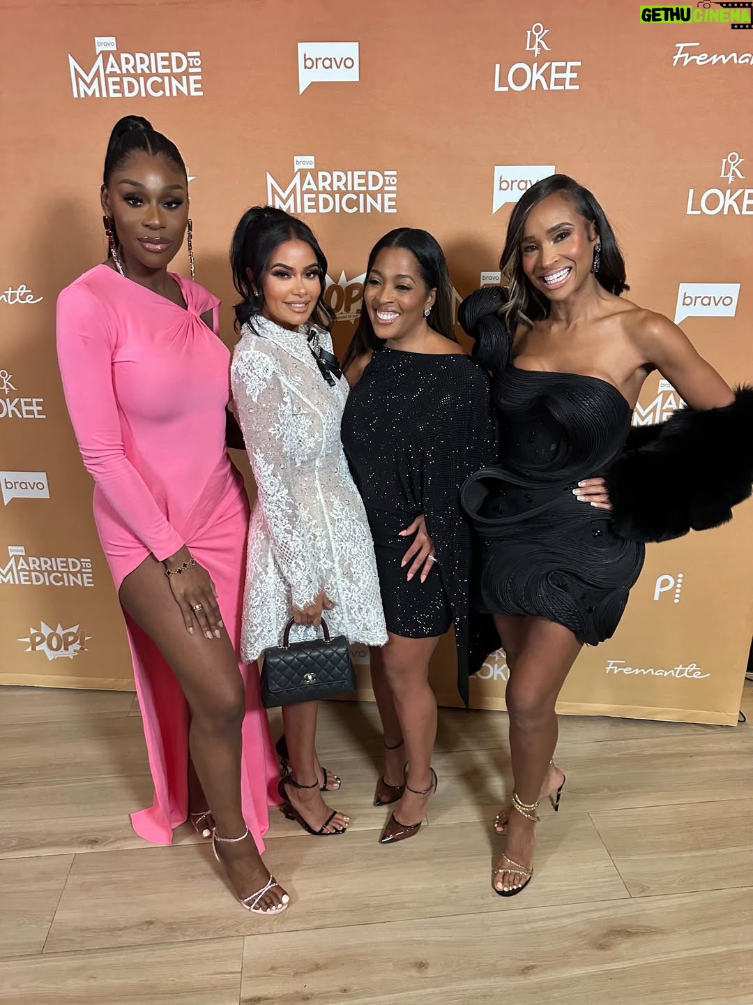 Dr. Contessa Metcalfe - 6.1K Likes - Season 12 Married to Medicine Premiere Party was a whole movie 🎥🎥📸📸 and tonight’s episode is going to go down in history as a #married2med “much watch”!
Thank you @nbc @bravotv  @fremantle most importantly to @tvbypop for believing in our stories and continuing to put black doctors on national tv 

If you don’t catch the new episodes every Sunday night at 9 PM Eastern time, you can catch all the episodes on @peacock 

🎥📸 @freddyophotos 

#MD #DrContessa #HauteDoc
