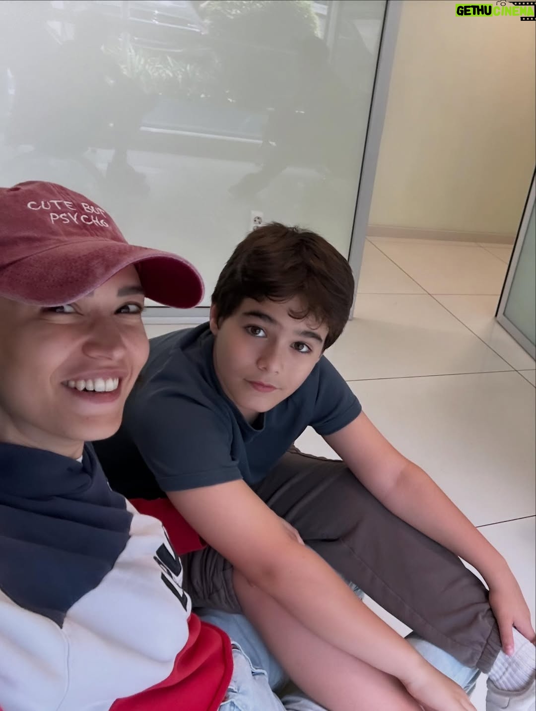 Ecem Özkaya - 9.6K Likes - Haziran dump 1️⃣:)Kadranı zorlayan bir aydı doğrusu 🏎️:) yeni gelen yaşımın olduğu bu ay ilk gününden beri hep hediyeler verdi ;hem de her gün her an …✨tertemiz yaptı  ortalığı :) bir de çok üşümüşüm meğer ısıttın beni bu yıl ve bu yaşım için bir teşekkürüm de sana be haziran 🥂🏁

@emreakbas.tr 
@burcubulutcan 
Ve siz 🫵🏻 tüm kalbimle sarıldıklarım 🫂♥️ #reklam #davet