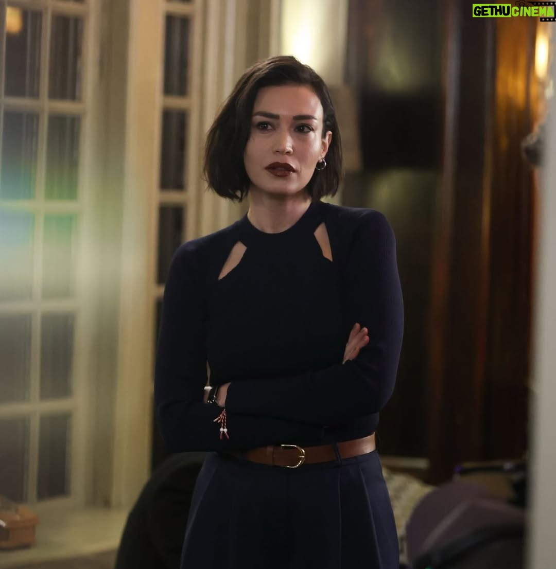 Ecem Özkaya - 12.1K Likes - 💙🤎