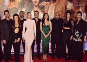 Ecem Özkaya Instagram - #şımarık bugün sinemalarda 🎬 💃🏻🕺🏻 
💍 @damianiofficial
@quadranluxurytimepieces
@nuvocollectif 
👗 
@a46tuvanam
👠
@ilvi_official
💇🏻‍♀️ 💄 
 @sabitakkaya