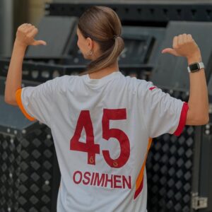 Eda Özerkan Instagram - Always..❤️💛
GS🏆
yeni⭐️⭐️⭐️⭐️⭐️formam yoldaa✨
#çocuklukaşkımsınsenilkgözağrımsın💛❤️