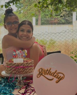 Eda Özerkan Instagram - Benim bal kızım,can kızım artık 8 oldu…🎂ömrün,bahtın hep aydınlık olsun 🙏🏻✨yıldızın hep parlasın⭐️seni çok seviyorum❤️🧿
08.08….🫶🏻🎈nice yarınlara.🥳