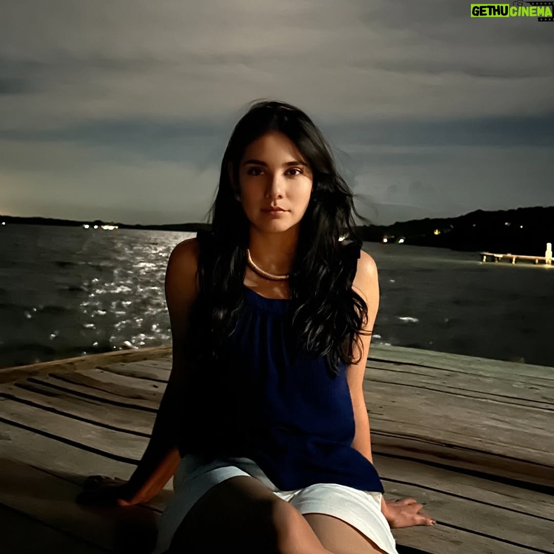 Eileen Moreno - 7.4K Likes - 🧜🏼‍♀️ una noche de luna llena 🌕