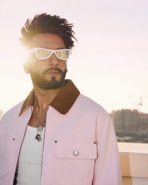 Eka Lakhani Instagram - Ranveer Singh !!! 
Did we miss the color?!

Head to toe in @louisvuitton
Fall-winter 2025 Men’s collection by Pharrell Williams

#StyledByEka @ekalakhani 
Style Team @fatimabaluchstyles @styledbyradhikadhanuka @team___e
LV Team @madhuraphadnis @aleena.denny
Photographed by @vaishnavpraveen @thehouseofpixels
Hair @aalimhakim @mustaqeem_salmani
Makeup @mahadevnaik08
Managed by @jinal.jj @divijakrishnaswani
Team RS @cp_vinayak