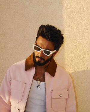 Eka Lakhani Instagram - Ranveer Singh !!! 
Did we miss the color?!

Head to toe in @louisvuitton
Fall-winter 2025 Men’s collection by Pharrell Williams

#StyledByEka @ekalakhani 
Style Team @fatimabaluchstyles @styledbyradhikadhanuka @team___e
LV Team @madhuraphadnis @aleena.denny
Photographed by @vaishnavpraveen @thehouseofpixels
Hair @aalimhakim @mustaqeem_salmani
Makeup @mahadevnaik08
Managed by @jinal.jj @divijakrishnaswani
Team RS @cp_vinayak