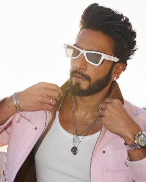 Eka Lakhani Instagram - Ranveer Singh !!! 
Did we miss the color?!

Head to toe in @louisvuitton
Fall-winter 2025 Men’s collection by Pharrell Williams

#StyledByEka @ekalakhani 
Style Team @fatimabaluchstyles @styledbyradhikadhanuka @team___e
LV Team @madhuraphadnis @aleena.denny
Photographed by @vaishnavpraveen @thehouseofpixels
Hair @aalimhakim @mustaqeem_salmani
Makeup @mahadevnaik08
Managed by @jinal.jj @divijakrishnaswani
Team RS @cp_vinayak