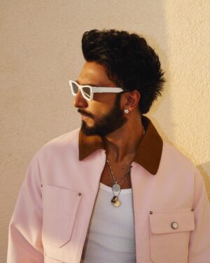 Eka Lakhani Instagram - Ranveer Singh !!! 
Did we miss the color?!

Head to toe in @louisvuitton
Fall-winter 2025 Men’s collection by Pharrell Williams

#StyledByEka @ekalakhani 
Style Team @fatimabaluchstyles @styledbyradhikadhanuka @team___e
LV Team @madhuraphadnis @aleena.denny
Photographed by @vaishnavpraveen @thehouseofpixels
Hair @aalimhakim @mustaqeem_salmani
Makeup @mahadevnaik08
Managed by @jinal.jj @divijakrishnaswani
Team RS @cp_vinayak