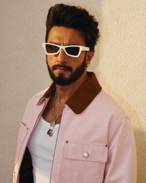 Eka Lakhani Instagram - Ranveer Singh !!! 
Did we miss the color?!

Head to toe in @louisvuitton
Fall-winter 2025 Men’s collection by Pharrell Williams

#StyledByEka @ekalakhani 
Style Team @fatimabaluchstyles @styledbyradhikadhanuka @team___e
LV Team @madhuraphadnis @aleena.denny
Photographed by @vaishnavpraveen @thehouseofpixels
Hair @aalimhakim @mustaqeem_salmani
Makeup @mahadevnaik08
Managed by @jinal.jj @divijakrishnaswani
Team RS @cp_vinayak