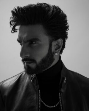 Eka Lakhani Instagram - Man of the hour. Deal with it. He is Dhurandhar!
Ranveer Singh ⚔️⚔️⚔️

Wearing @tomford @h.a @dlfemporio
Sunglasses @tomford @rkumaropticians

Styled by @ekalakhani
Style Team @fatimabaluchstyles @styledbyradhikadhanuka @team___e
Dress Team @_sajjad_199 @yasar_ali0007 

Photographed by @avani.rai

Hair @aalimhakim @mustaqeem_salmani

Makeup @mahadevnaik08

Managed by @rjanahavi @aarti1980

Team RS @cp_vinayak @kaushalkumar3399