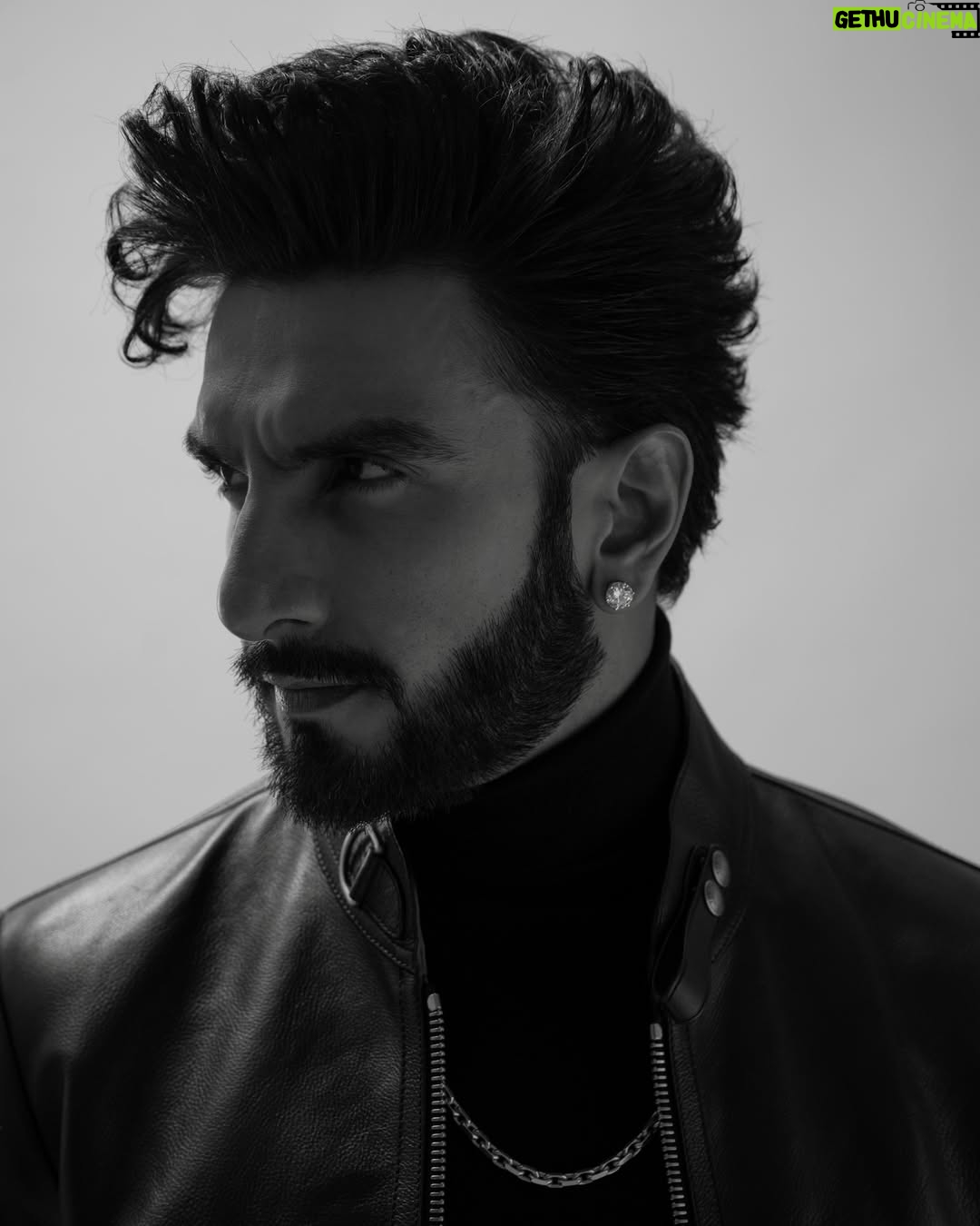 Eka Lakhani - 7.2K Likes - Man of the hour. Deal with it. He is Dhurandhar!
Ranveer Singh ⚔️⚔️⚔️

Wearing @tomford @h.a @dlfemporio
Sunglasses @tomford @rkumaropticians

Styled by @ekalakhani
Style Team @fatimabaluchstyles @styledbyradhikadhanuka @team___e
Dress Team @_sajjad_199 @yasar_ali0007 

Photographed by @avani.rai

Hair @aalimhakim @mustaqeem_salmani

Makeup @mahadevnaik08

Managed by @rjanahavi @aarti1980

Team RS @cp_vinayak @kaushalkumar3399