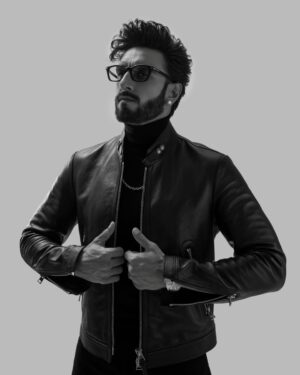 Eka Lakhani Instagram - Man of the hour. Deal with it. He is Dhurandhar!
Ranveer Singh ⚔️⚔️⚔️

Wearing @tomford @h.a @dlfemporio
Sunglasses @tomford @rkumaropticians

Styled by @ekalakhani
Style Team @fatimabaluchstyles @styledbyradhikadhanuka @team___e
Dress Team @_sajjad_199 @yasar_ali0007 

Photographed by @avani.rai

Hair @aalimhakim @mustaqeem_salmani

Makeup @mahadevnaik08

Managed by @rjanahavi @aarti1980

Team RS @cp_vinayak @kaushalkumar3399