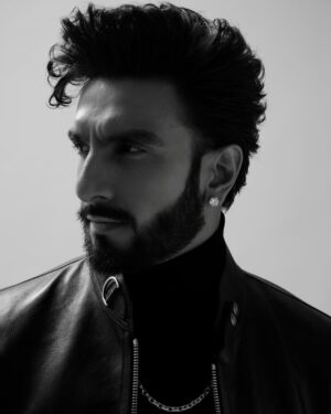 Eka Lakhani Instagram - Man of the hour. Deal with it. He is Dhurandhar!
Ranveer Singh ⚔️⚔️⚔️

Wearing @tomford @h.a @dlfemporio
Sunglasses @tomford @rkumaropticians

Styled by @ekalakhani
Style Team @fatimabaluchstyles @styledbyradhikadhanuka @team___e
Dress Team @_sajjad_199 @yasar_ali0007 

Photographed by @avani.rai

Hair @aalimhakim @mustaqeem_salmani

Makeup @mahadevnaik08

Managed by @rjanahavi @aarti1980

Team RS @cp_vinayak @kaushalkumar3399