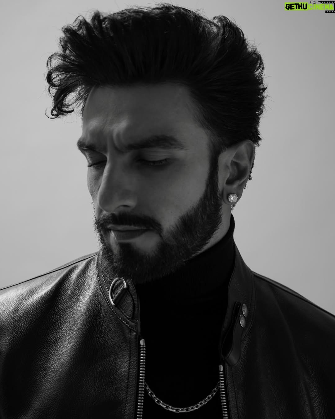 Eka Lakhani - 7.2K Likes - Man of the hour. Deal with it. He is Dhurandhar!
Ranveer Singh ⚔️⚔️⚔️

Wearing @tomford @h.a @dlfemporio
Sunglasses @tomford @rkumaropticians

Styled by @ekalakhani
Style Team @fatimabaluchstyles @styledbyradhikadhanuka @team___e
Dress Team @_sajjad_199 @yasar_ali0007 

Photographed by @avani.rai

Hair @aalimhakim @mustaqeem_salmani

Makeup @mahadevnaik08

Managed by @rjanahavi @aarti1980

Team RS @cp_vinayak @kaushalkumar3399