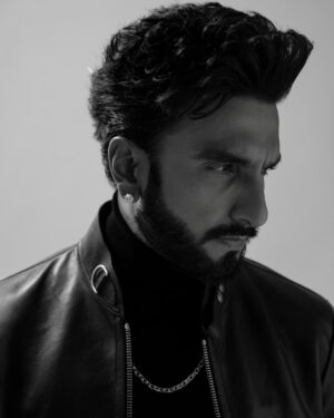 Eka Lakhani Instagram - Man of the hour. Deal with it. He is Dhurandhar!
Ranveer Singh ⚔️⚔️⚔️

Wearing @tomford @h.a @dlfemporio
Sunglasses @tomford @rkumaropticians

Styled by @ekalakhani
Style Team @fatimabaluchstyles @styledbyradhikadhanuka @team___e
Dress Team @_sajjad_199 @yasar_ali0007 

Photographed by @avani.rai

Hair @aalimhakim @mustaqeem_salmani

Makeup @mahadevnaik08

Managed by @rjanahavi @aarti1980

Team RS @cp_vinayak @kaushalkumar3399
