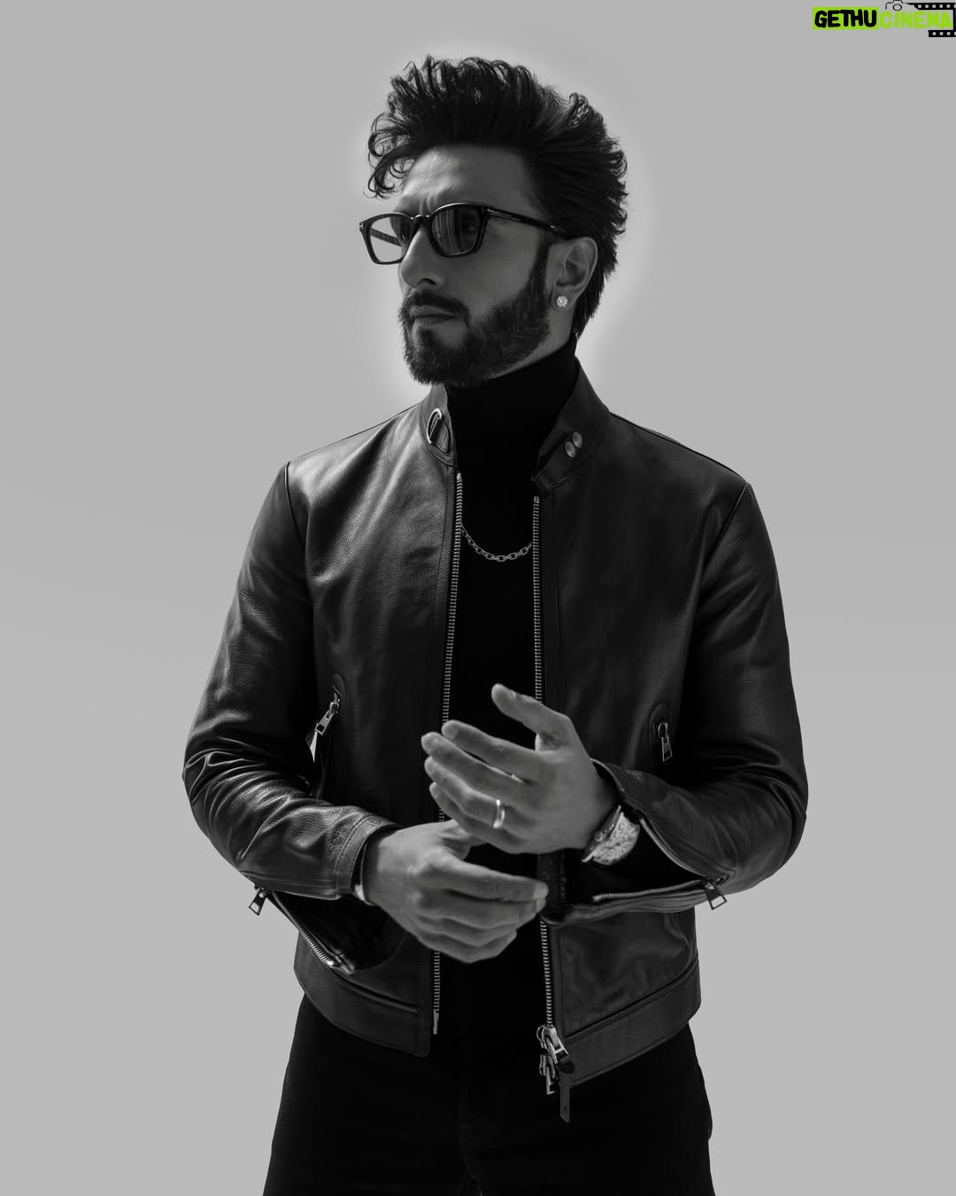 Eka Lakhani - 7.2K Likes - Man of the hour. Deal with it. He is Dhurandhar!
Ranveer Singh ⚔️⚔️⚔️

Wearing @tomford @h.a @dlfemporio
Sunglasses @tomford @rkumaropticians

Styled by @ekalakhani
Style Team @fatimabaluchstyles @styledbyradhikadhanuka @team___e
Dress Team @_sajjad_199 @yasar_ali0007 

Photographed by @avani.rai

Hair @aalimhakim @mustaqeem_salmani

Makeup @mahadevnaik08

Managed by @rjanahavi @aarti1980

Team RS @cp_vinayak @kaushalkumar3399