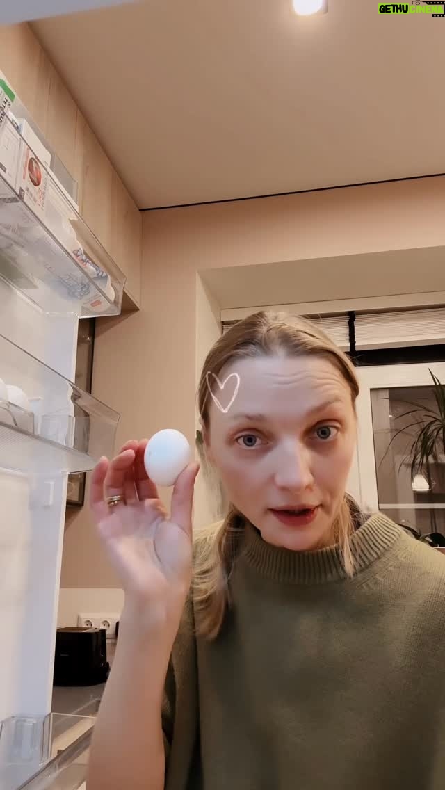 Ekaterina Vilkova - 50.2K Likes - Мамочка приехала в голодную Москву - гостинцев привезла 🤣🤣
Она у меня, канеш, космическая супер женщина ♥️😍♥️ поддержите её за труды😉🤣🤣 #тыможешьхлебнеестьнояйца обязательно 🤣🤣🤣