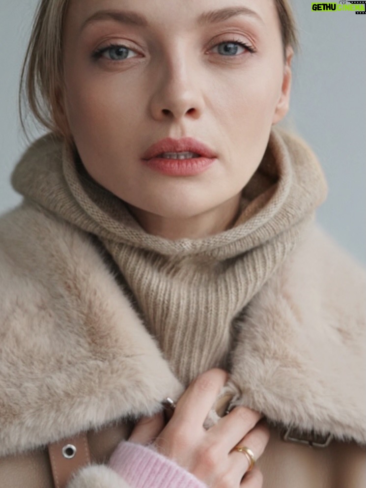 Ekaterina Vilkova - 11.5K Likes - New! New! New!
Просто информирую вас — связала для своего @kavilkastore идеальные капоры без швов и лишних деталей-только нежность и тепло ♥️ и да, своими ручками! И да, они у меня золотые🤣🤣
И это разрыв сердечка 💔
Подробности в моем telegram 
На этом сегодня ВСЁ!